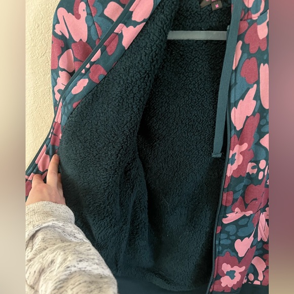 NWT Patterned fleece jacket - Picture 3 of 6